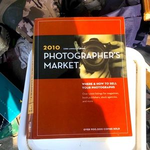 Photographer's Market 2010
33rd Edition